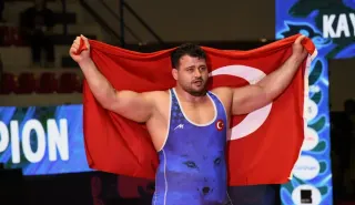 Milli Güreşçi Rıza Kayaalp'ten Tarihi Başarı: 13. Avrupa Şampiyonluğu