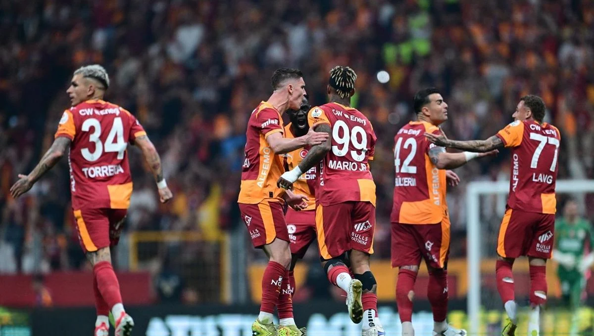 Galatasaray, Antalyaspor'u 4-2 Mağlup Ederek Şampiyonluğunu Garantiledi