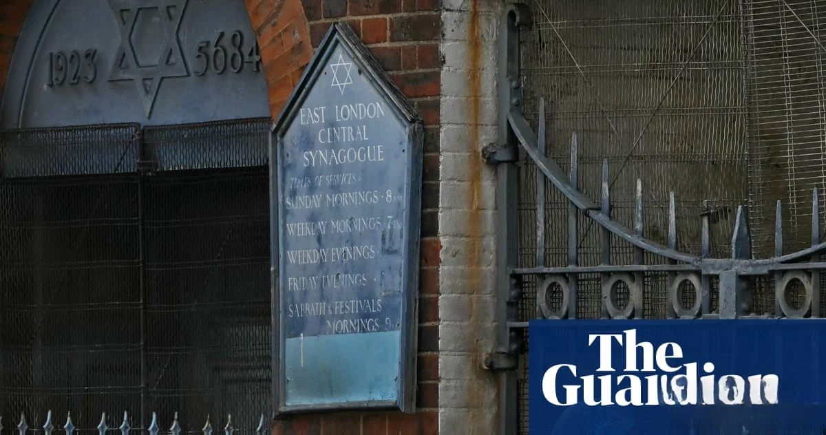 Londra'da Eski Sinagoğa Saldırı Düzenleyen İki Kişi Tutuklandı