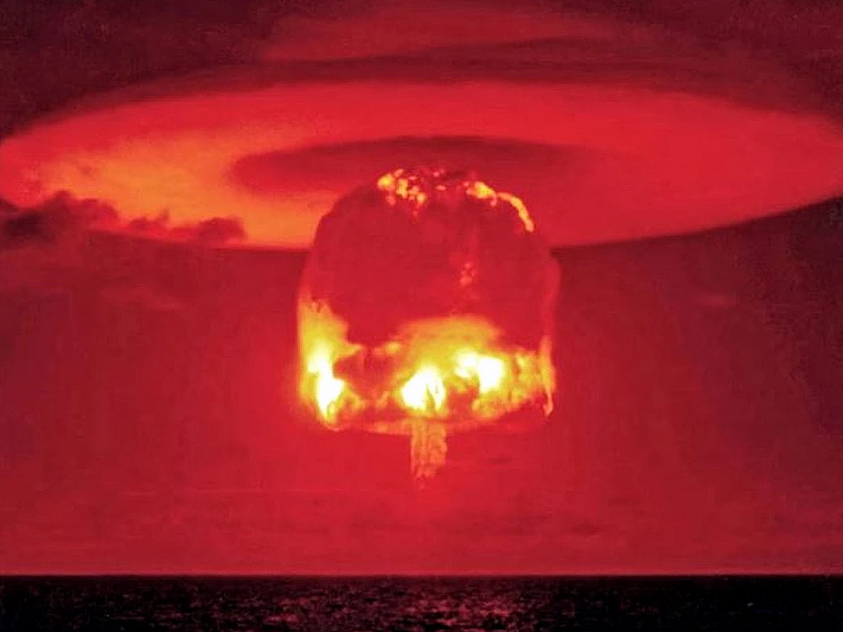 ABD'nin Nükleer Deneyi Castle Bravo: Beklenenden Üç Kat Güçlü Patlama ve Sonuçları