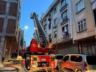 Bağcılar'da Apartman Dairesinde Yangın Çıktı