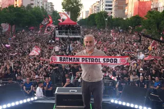 Batman Petrolspor'un Şampiyonluk Kutlamasına Ünlü İsimler Katıldı