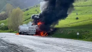 Bitlis'te Çıkan Yangında 2 TIR Şoförü Hayatını Kaybetti