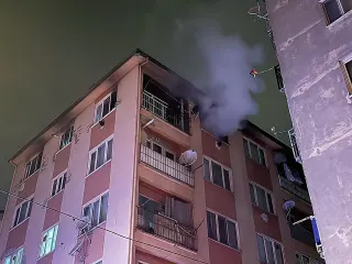 Bursa'da 6 Katlı Binada Yangın: Alevler Söndürüldü
