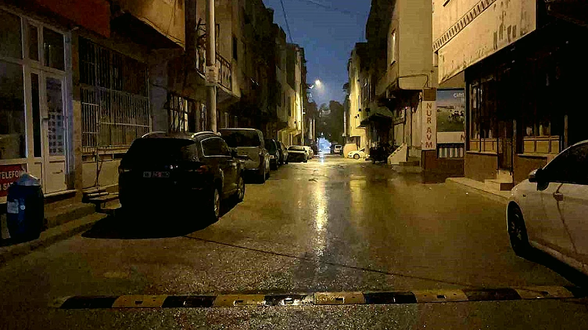 Bursa'da Trafik Kazası: 4 Yaşındaki Çocuk Araç Altında Kaldı, Durumu Ağır