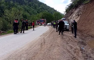 Düzce'de Kamyonet Dereye Devrildi: 1 Kişi Hayatını Kaybetti