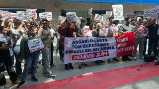 Emekçiler ve Emekliler Zam Talebiyle Eylem Yaptı