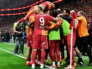 Galatasaray'ın Şampiyonluğunu FB'nin Eski Yıldızı J.D. Kutladı
