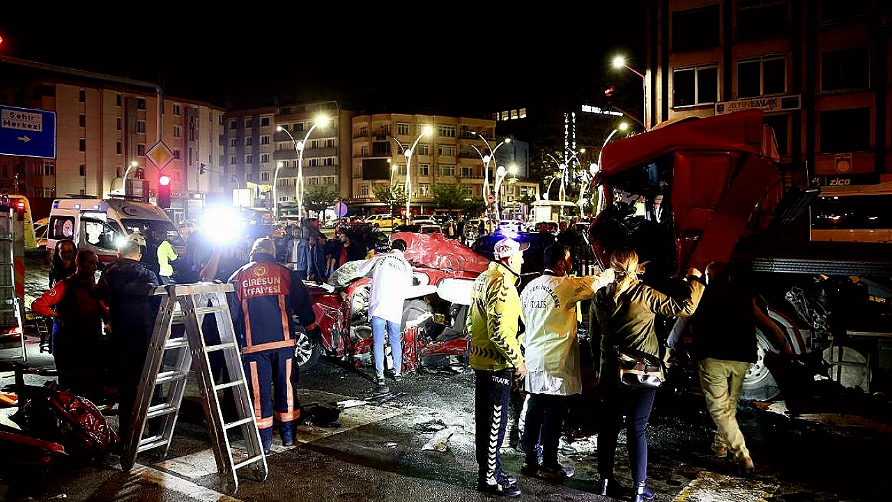 Giresun'da Feci Kaza: 5 Kişi Hayatını Kaybetti, 6 Yaralı