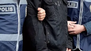 İBB Soruşturmasında Gözaltı: O.Y. Türkiye'ye Dönüşünde Yakalandı