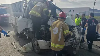 Karacabey'de Kamyonet TIR'ın Altına Girdi: 1 Ölü, 1 Ağır Yaralı