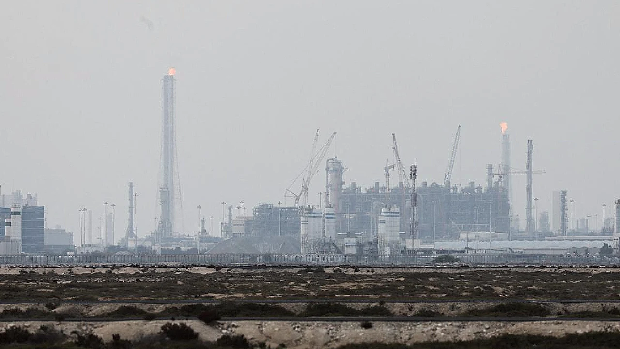Katar'dan Hürmüz Boğazı'ndan İlk LNG Sevkiyatı