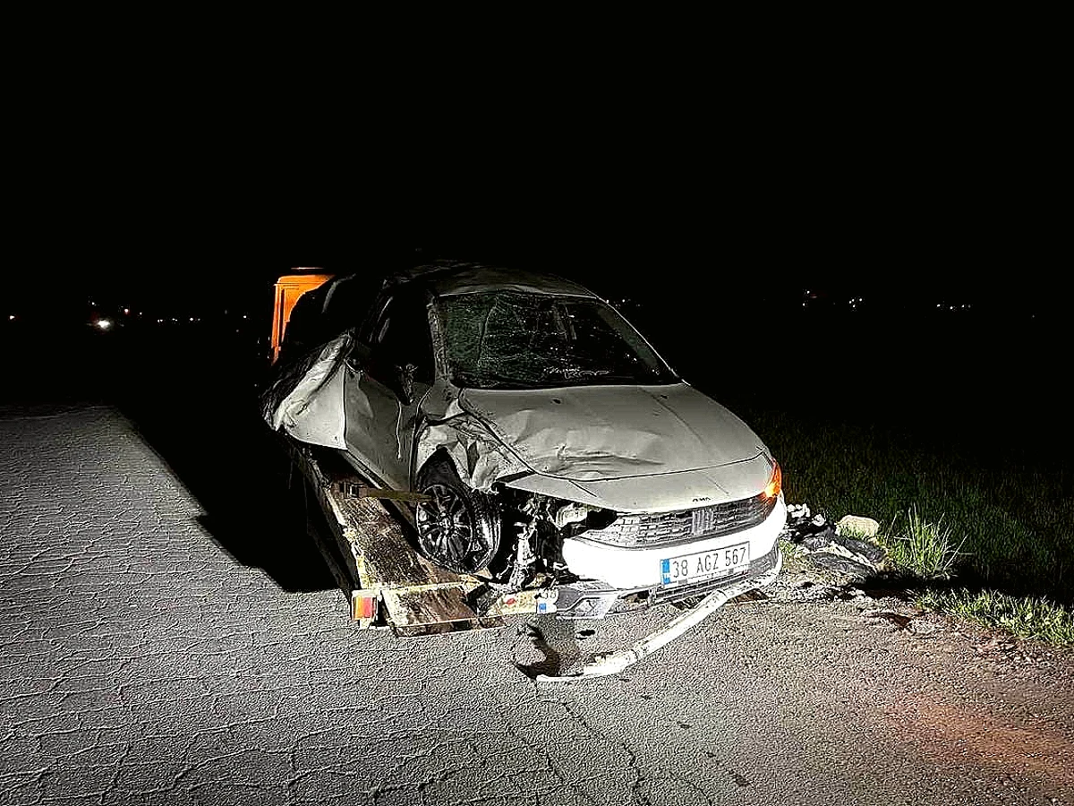 Kayseri'de Trafik Kazası: Anne ve Oğlu Yaralandı