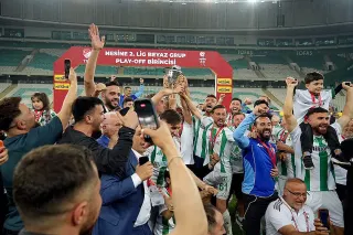 Muğlaspor, penaltılarla 1. Lig'e yükseldi