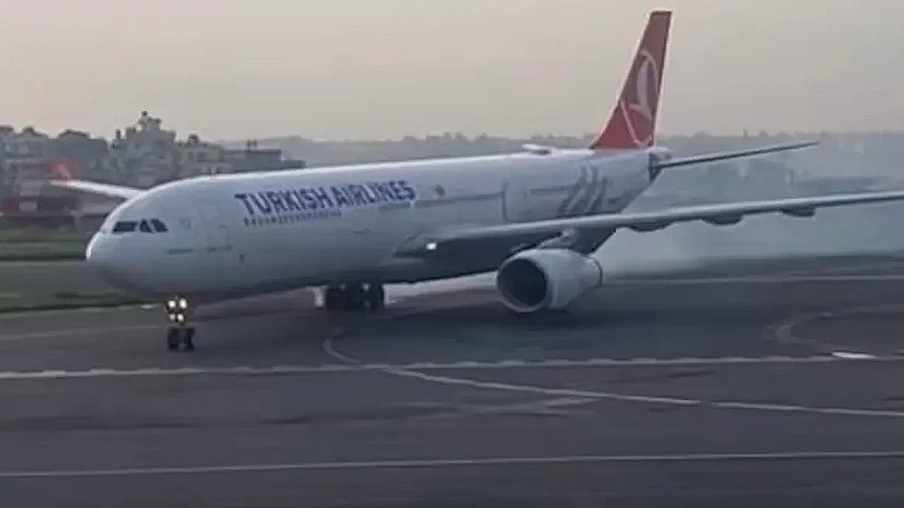THY uçağında tahliye: İniş takımlarında duman paniği